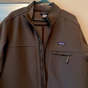 Patagonia - Mens Large L . Sherpa lined water resistant full zip coat jacket